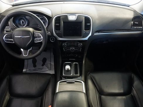 Used 2023 Chrysler 300 Touring L image 27