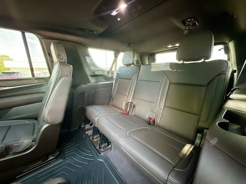 Used 2021 GMC Yukon XL Denali w/ Denali Premium Package AWD/4WD image 28