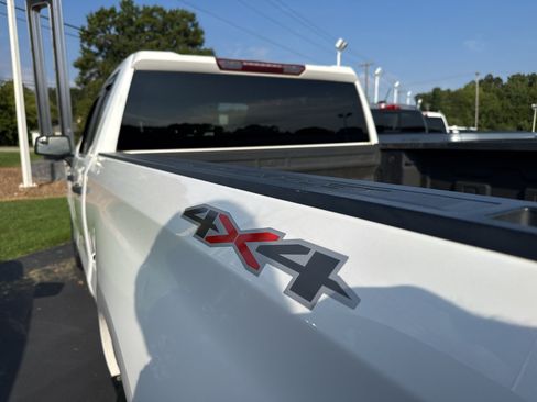 Used 2022 Chevrolet Silverado 1500 Custom AWD/4WD image 8