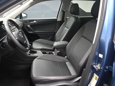 Used 2020 Volkswagen Tiguan SEL FWD image 18