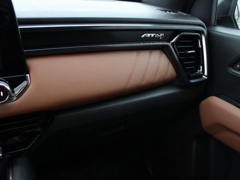 Used 2025 GMC Canyon AT4 image 29