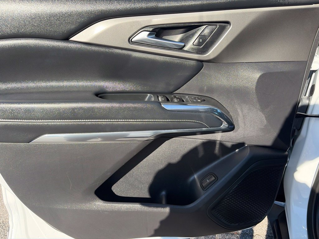Used 2026 Chevrolet Traverse LT FWD image 18