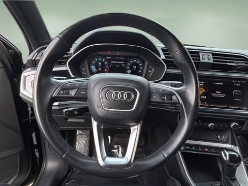 Used 2023 Audi Q3 2.0T Premium image 11