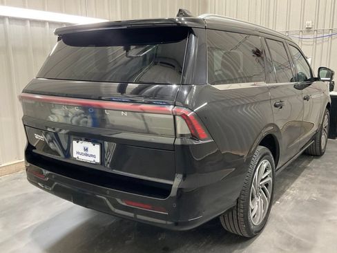 Used 2025 Lincoln Navigator Reserve AWD/4WD image 29
