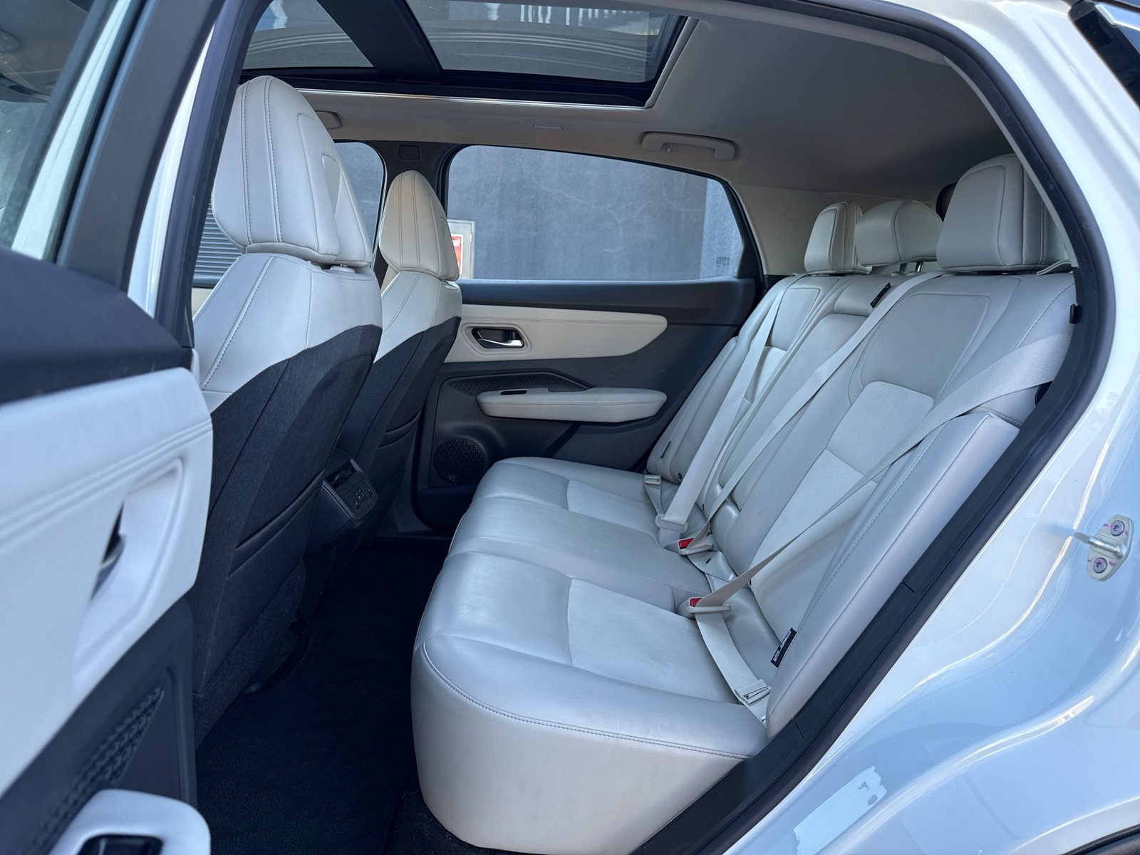 Used 2023 Nissan Ariya FWD image 21