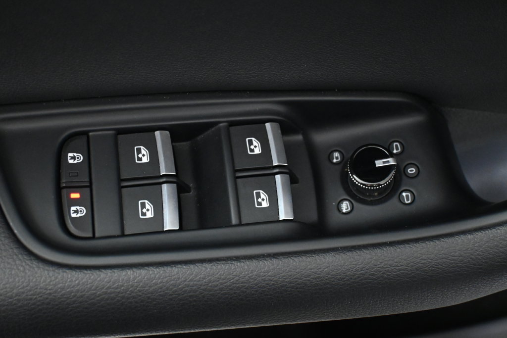 Used 2023 Audi Q8 Premium AWD/4WD image 24