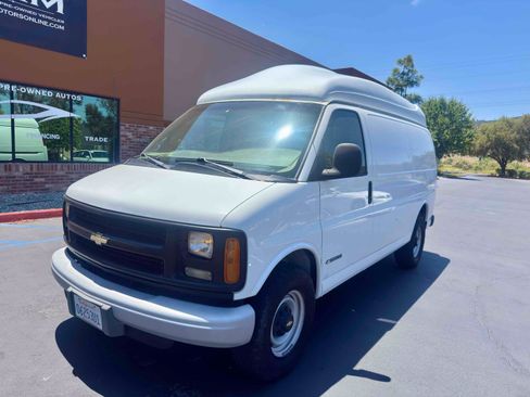 Used 2001 Chevrolet Express 3500 w/ Convenience Pkg 1 RWD image 5