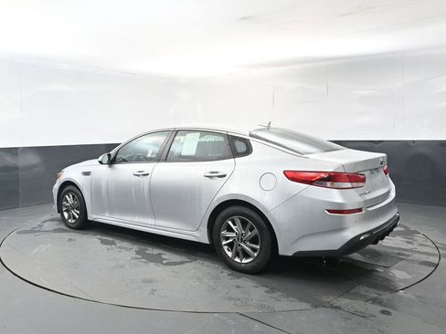Used 2019 Kia Optima LX image 3