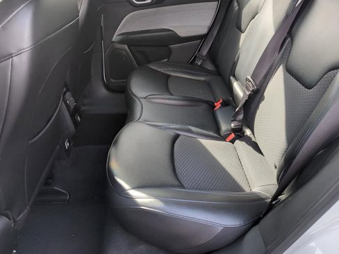 Used 2024 Jeep Compass Latitude image 25