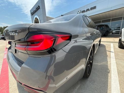 Used 2022 BMW 530e w/ Premium Package RWD image 15