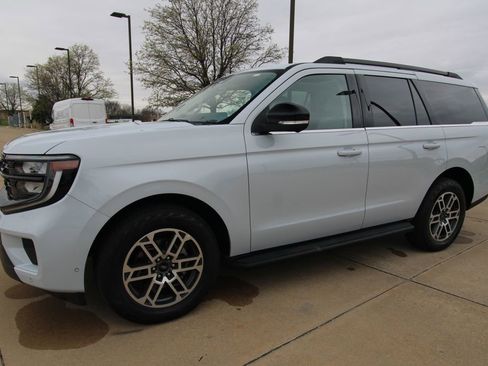 Used 2025 Ford Expedition Active image 20