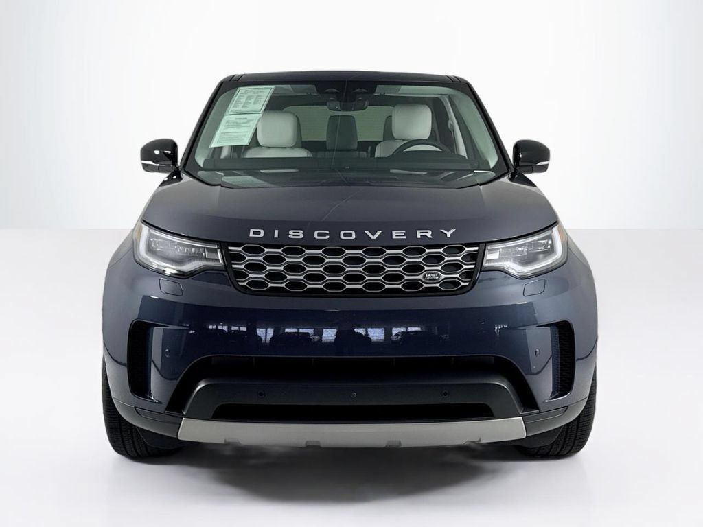 Used 2024 Land Rover Discovery S AWD/4WD image 8