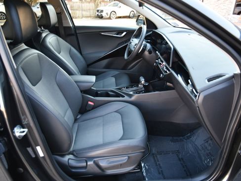 Used 2023 Kia Niro EX Touring image 30