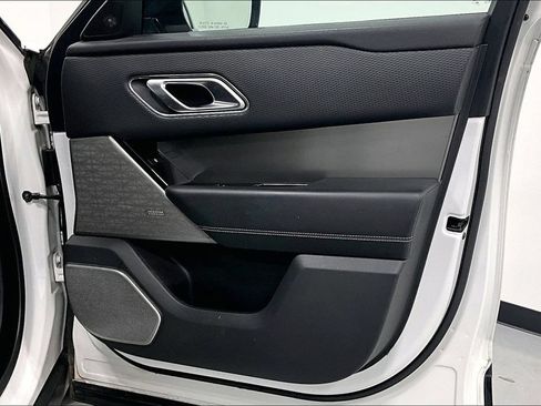 Used 2019 Land Rover Range Rover Velar S AWD/4WD image 19