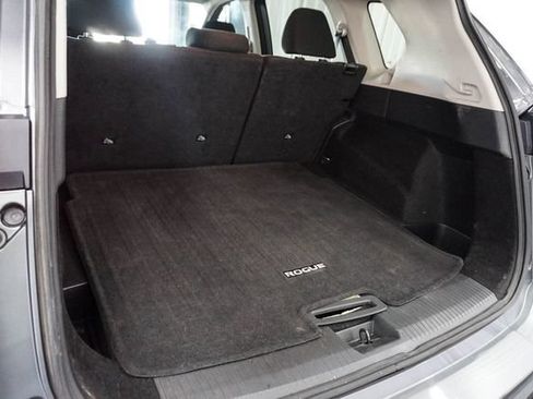 Used 2025 Nissan Rogue SV FWD image 12