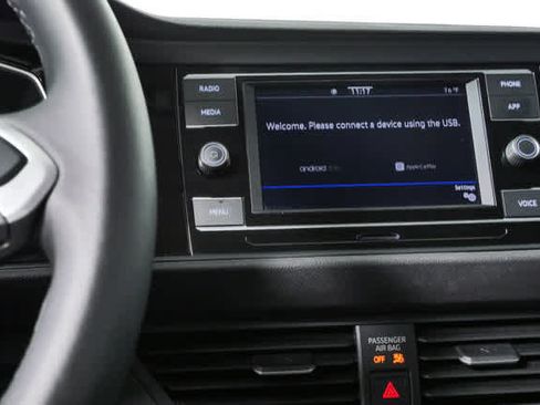 Used 2024 Volkswagen Jetta SE FWD image 15