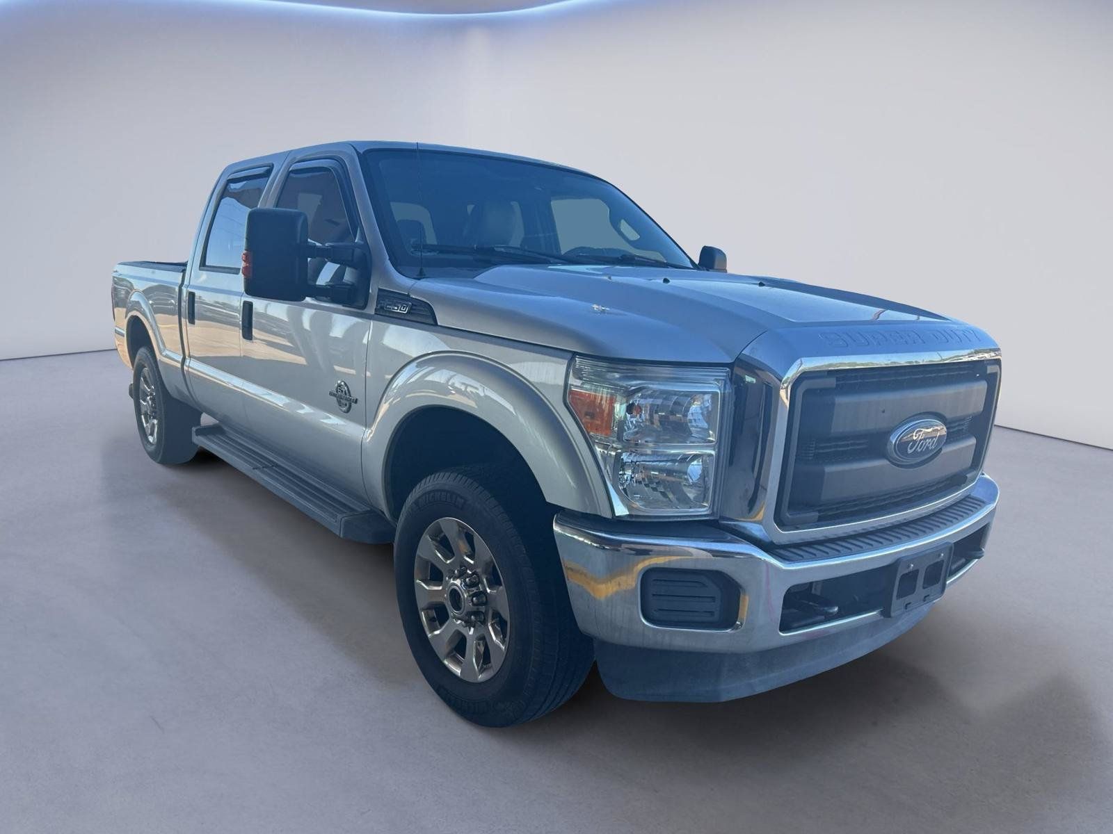 Used 2016 Ford F250 XL w/ Power Equipment Group AWD/4WD image 3