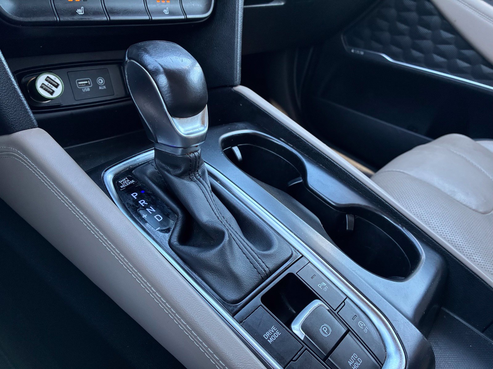 Used 2019 Hyundai Santa Fe Limited FWD image 25