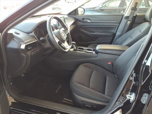 Used 2024 Nissan Altima 2.5 SV image 15