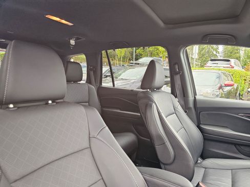 Used 2023 Honda Passport Elite image 11
