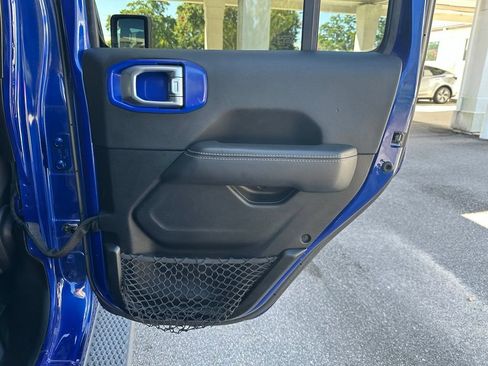Used 2020 Jeep Wrangler Unlimited Sahara AWD/4WD image 31