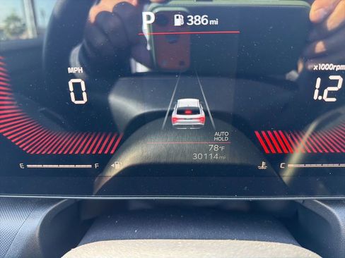 Used 2025 Kia K4 LXS image 11