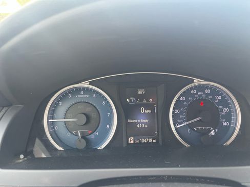 Used 2015 Toyota Camry XLE FWD image 12