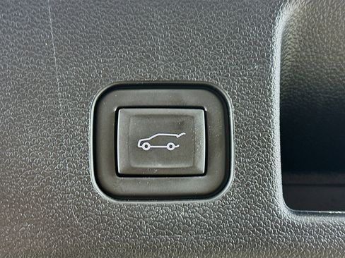 Used 2024 Chevrolet Equinox EV LT image 29