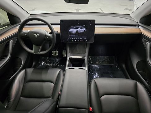 Used 2023 Tesla Model Y Long Range image 35