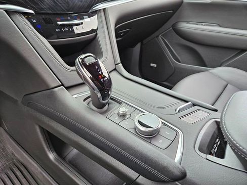 Certified 2025 Cadillac XT6 Premium Luxury w/ LPO, Floor Liner Package FWD image 19