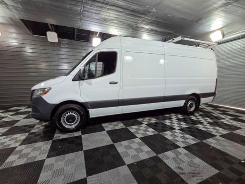 Used 2023 Mercedes-Benz Sprinter 2500 image 8