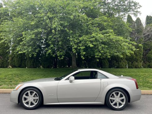 Used 2004 Cadillac XLR RWD image 58