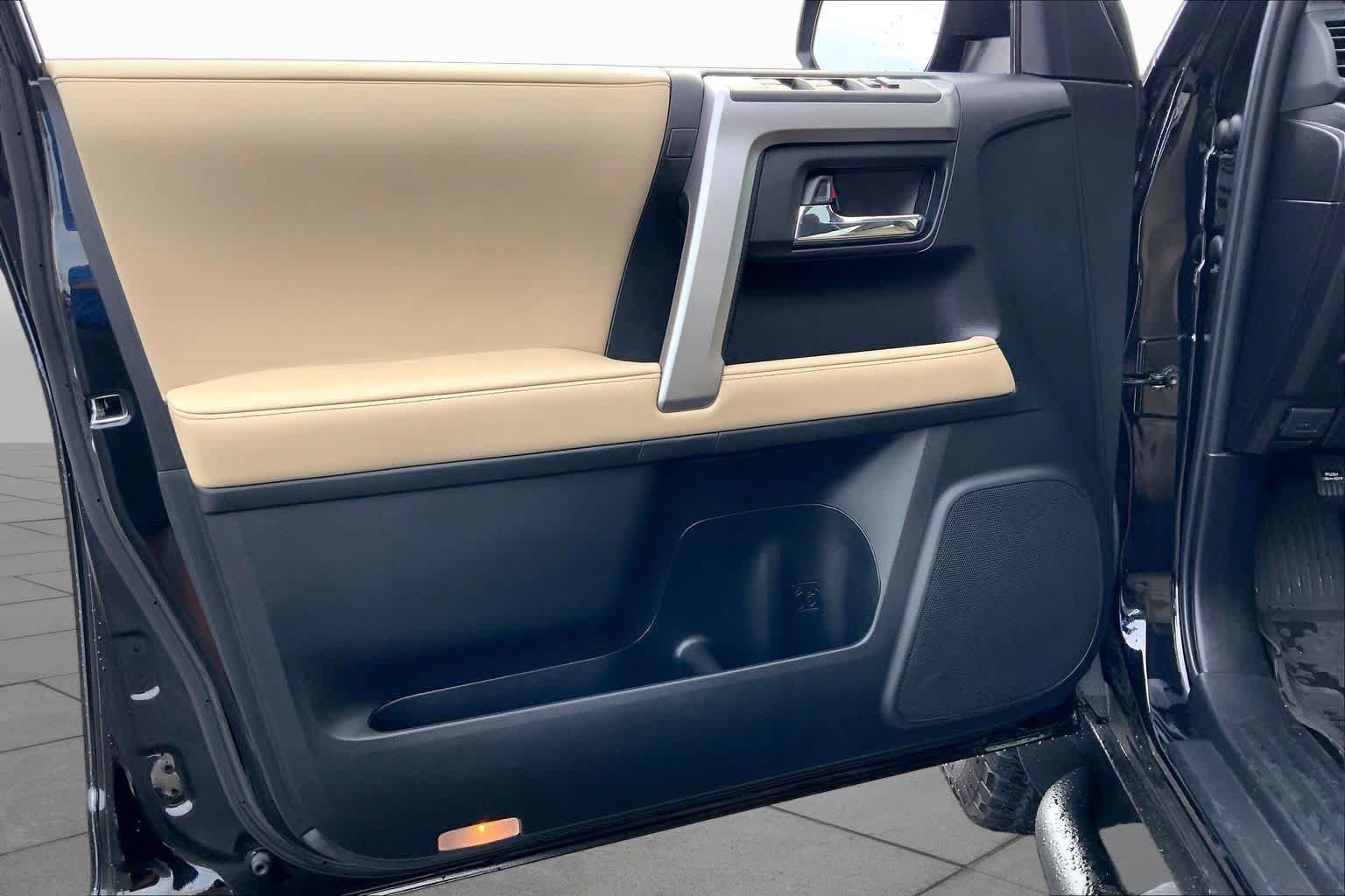Used 2021 Toyota 4Runner SR5 Premium w/ Moonroof Package RWD image 22