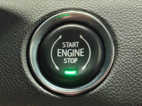 Used 2025 GMC Acadia Elevation w/ Elevation Premium Package FWD image 11