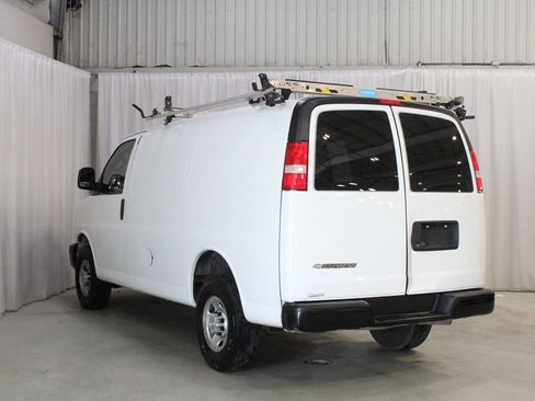 Used 2022 Chevrolet Express 2500 w/ Driver Convenience Package RWD image 21