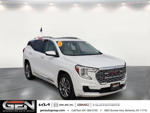 Used 2023 GMC Terrain Denali w/ Denali Premium Package AWD/4WD image 1