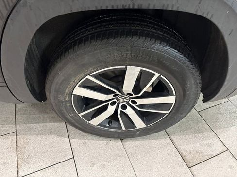 Used 2023 Volkswagen Atlas SE image 12