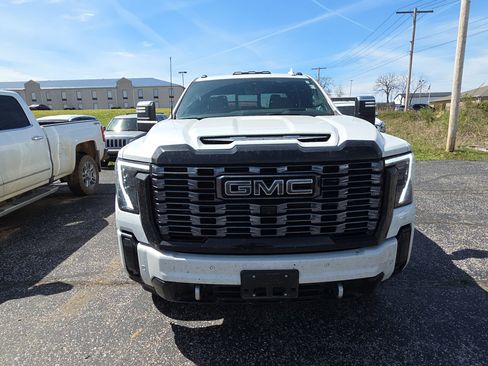 Used 2025 GMC Sierra 3500 Denali Ultimate image 2