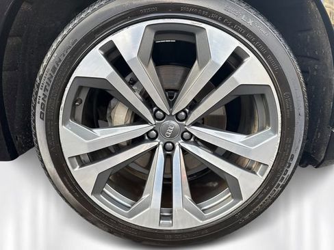 Used 2019 Audi Q8 Prestige w/ Towing Package image 12