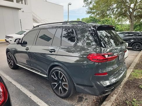 Used 2022 BMW X7 xDrive40i w/ M Sport Package AWD/4WD image 2