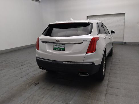 Used 2018 Cadillac XT5 Luxury w/ Driver Awareness Package FWD image 9