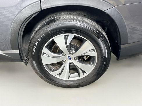 Used 2024 Subaru Ascent Premium w/ Convenience Package image 11