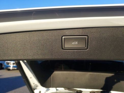 New 2026 Volkswagen Tiguan SE R-Line image 19