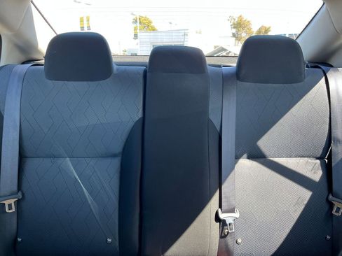 Used 2025 Nissan Versa SV FWD image 38