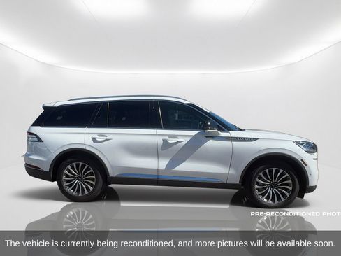 Used 2024 Lincoln Aviator Reserve w/ Equipment Group 201A RWD image 4