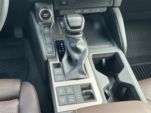 Used 2024 Toyota Land Cruiser image 20