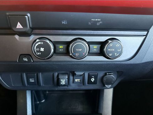 Used 2020 Toyota Tacoma TRD Sport RWD image 17