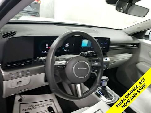 Used 2025 Hyundai Kona SEL FWD image 15