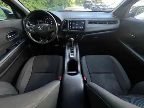 Used 2020 Honda HR-V Sport image 2