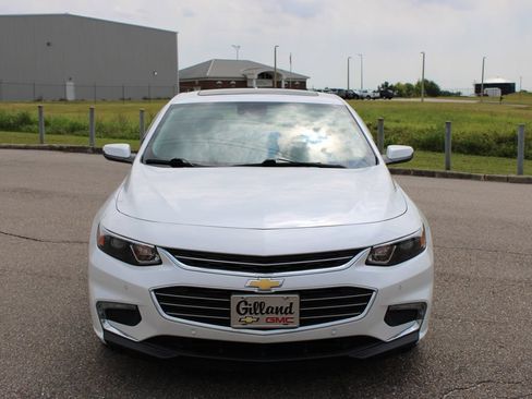 Used 2016 Chevrolet Malibu LT w/ Leather Package FWD image 4